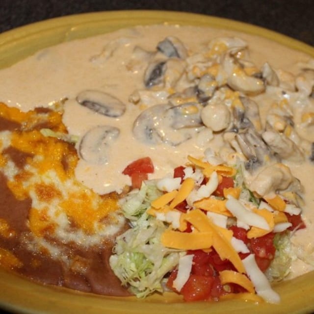 Pollo a La Crema.